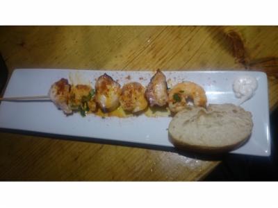 Brocheta de pulpo con langostino en el Berton